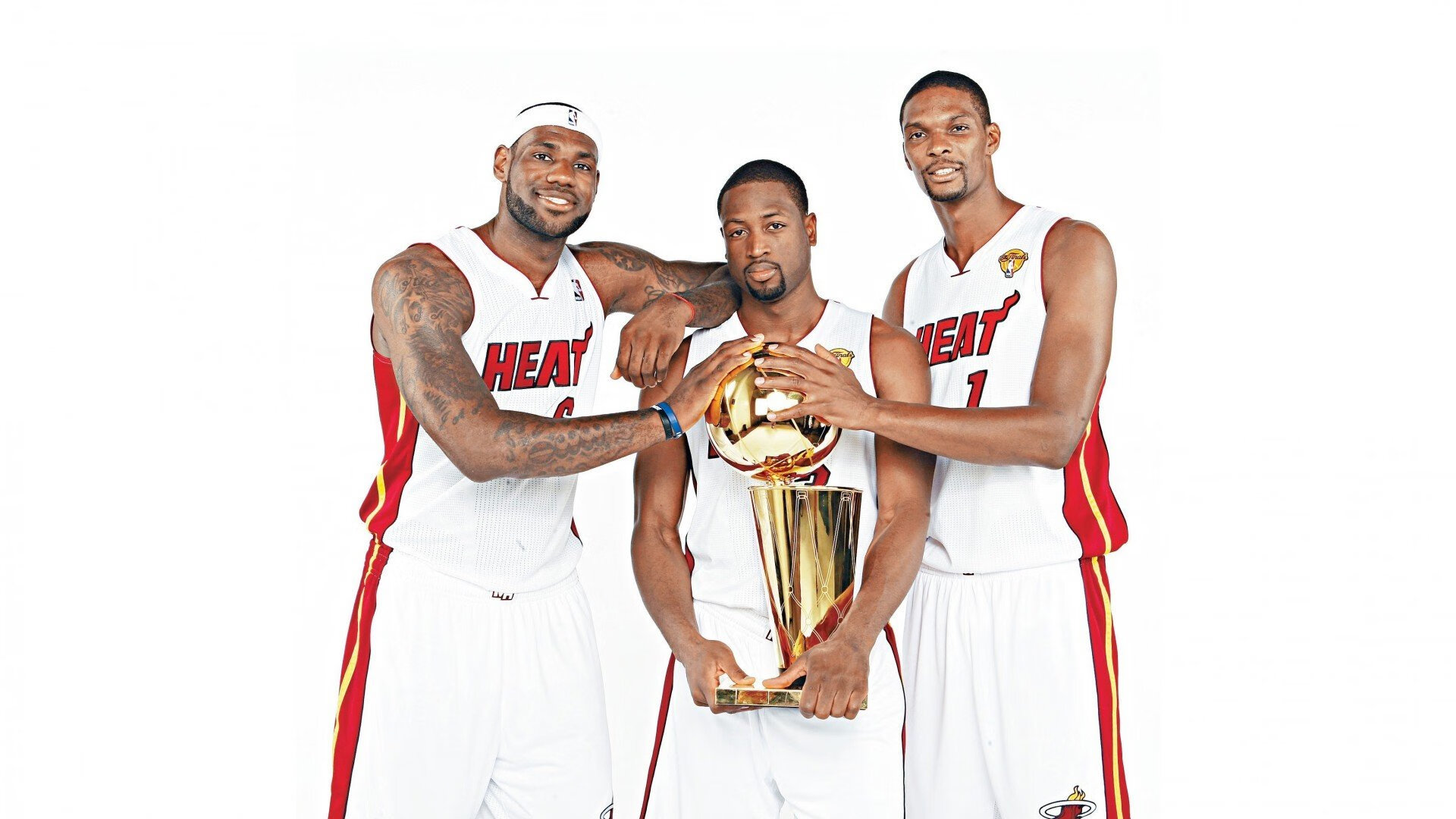 字母哥篮板抢夺积极展现统治力，字母哥篮板能力